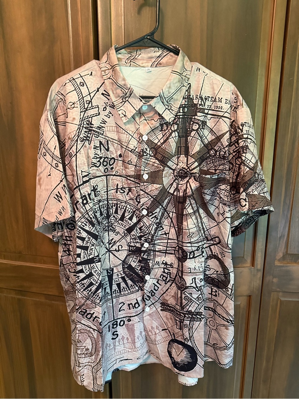 Casual Short-Sleeve Button-Down Shirt in Taupe Compass Print